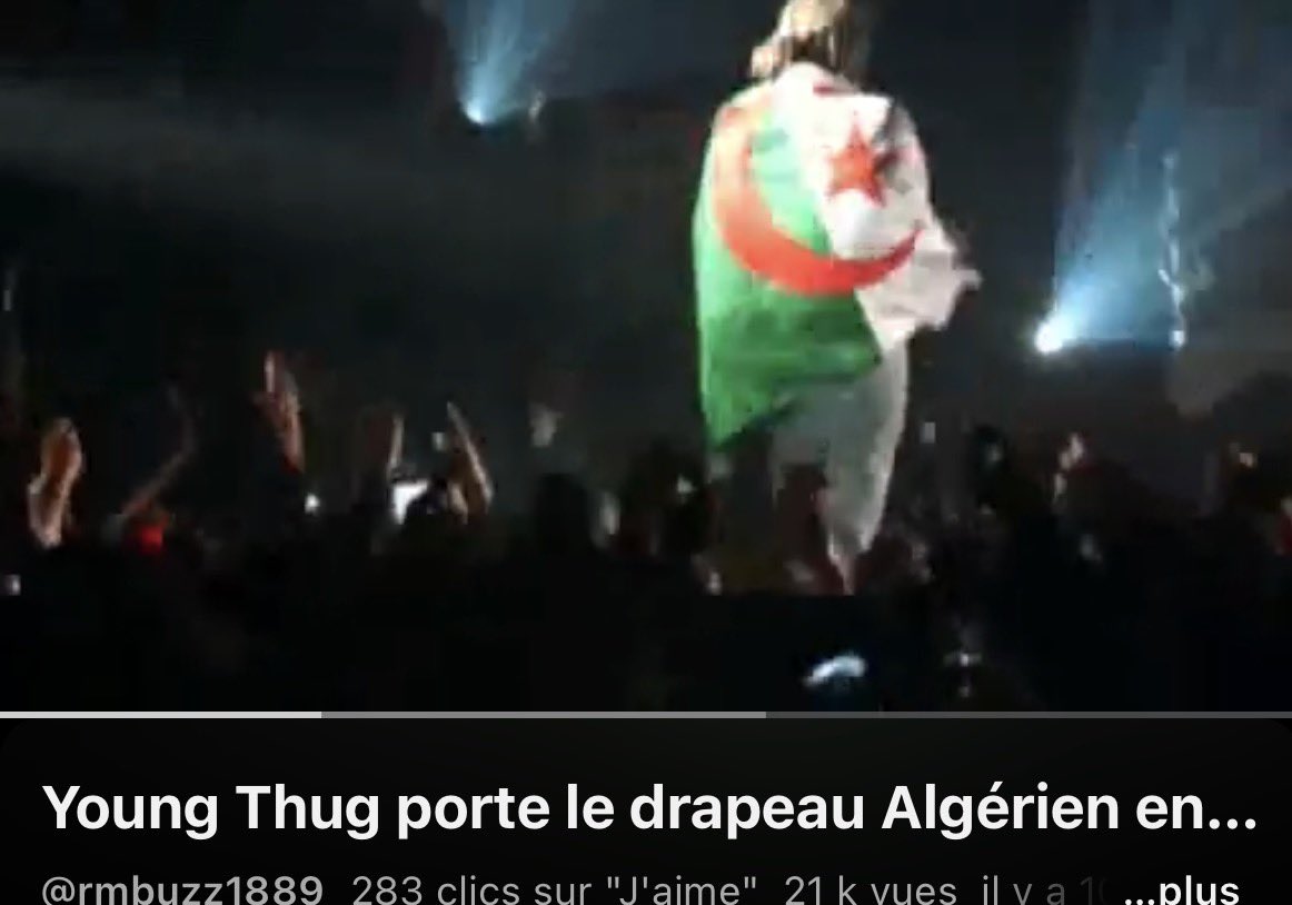 bouukaka's tweet photo. C’est pas grave Young thug portait le drapeau à son concert en 2015 façon le mec qui se rassure https://t.co/C9dT3pMiCu