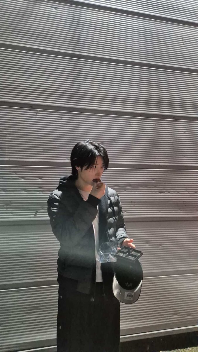 muserriaan's tweet photo. 두쫀쿠는 이거 말하는 건가?! 리안이 개인 인스타 공지방에 올려줬었어요😚😚 https://t.co/8MdSrEXdPH https://t.co/JCCLMaRQ2Y