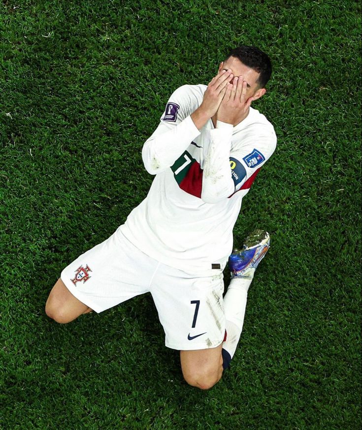 Fcb_striker's tweet photo. World cup KO goals 

Samuel Umtiti: 1
Cristiano Ronaldo: 1

One is a defender the other is a Striker. https://t.co/o0GoRQeEyL