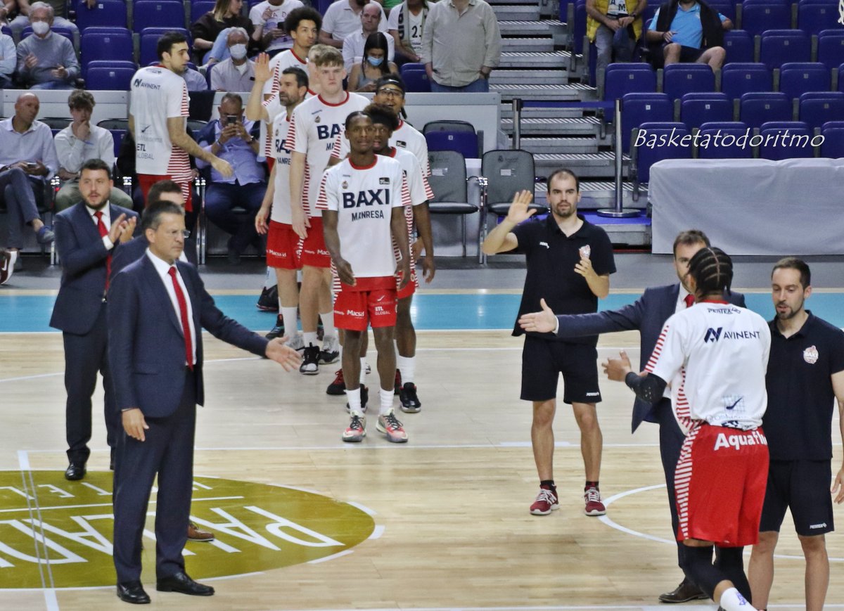 BasketatodoRitm's tweet photo. P.Martínez @lasprovincias:"Entiendo a aficionados q lo ven desde punto d vista mucho+ emotivo.Hace 2 temp. tenía contrato con Manresa,Valencia B. me hizo oferta y pagamos cláusula.El mismo comportamiento del Madrid con Valencia B. es el q tuvo el Valencia,con Manresa hace 2 años" https://t.co/n2QUKV4FJ2
