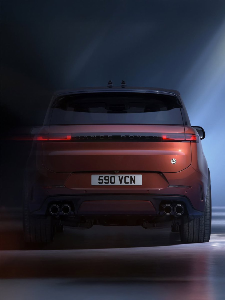 LandRover_Ke's tweet photo. Sculpted in Carbon. Shaped by SV.

Forged Carbon and a Twill Exposed Carbon bonnet. Active Quad Exhausts and optional 23-inch Carbon Fibre Wheels. Introducing Range Rover Sport SV Carbon, a lightweight expression of sporting performance.

#RangeRover #RangeRoverSport https://t.co/gC05RgXY9O