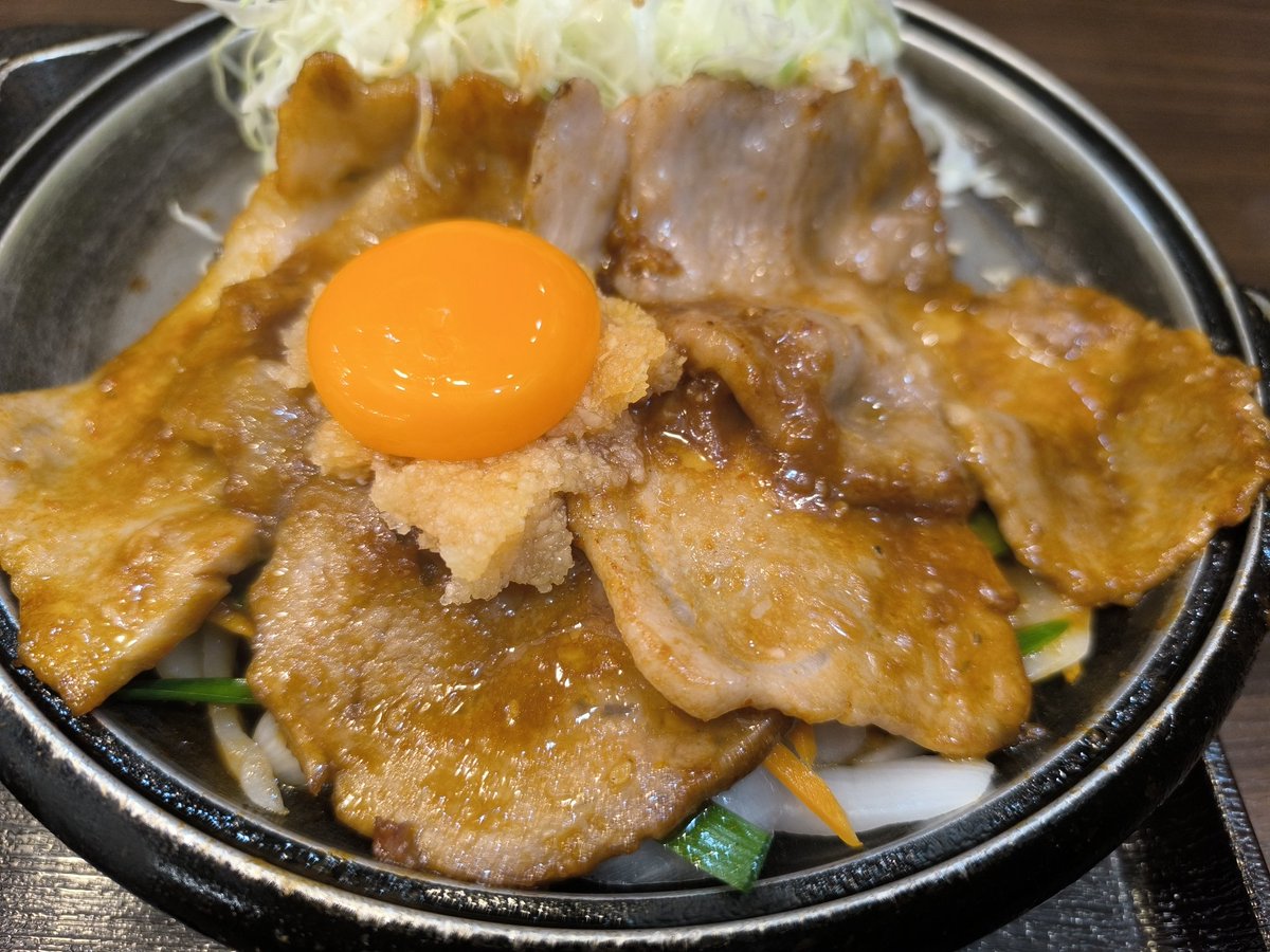 yoshida_ltd's tweet photo. いつもとんかつを頼む店でスタミナ焼き定食にしてみたらなるほどいいじゃないか https://t.co/Vhu5drAx6k