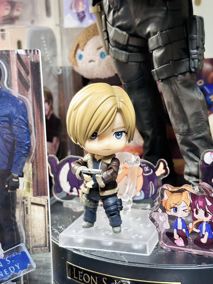 cutehamsy's tweet photo. holy moly!!!!!!!… (oomfs spoil me.. truly 🥹🩷)

#LeonSKennedy #ResidentEvilㅤ https://t.co/azh86qr5V8