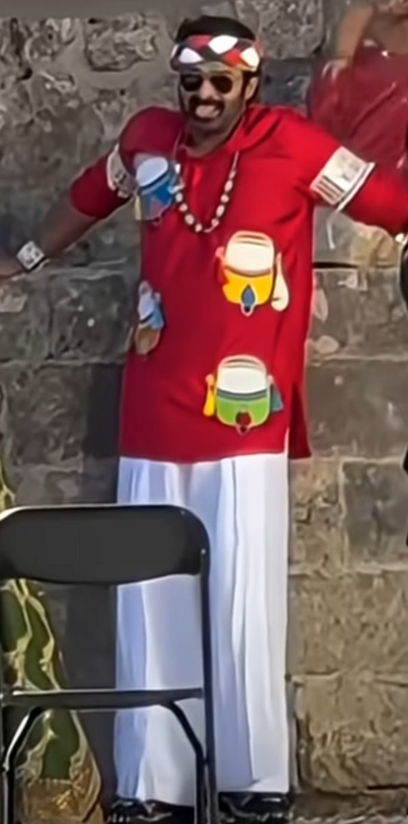 Virat17881770's tweet photo. bommakuthala dressing https://t.co/wkzbsLionH