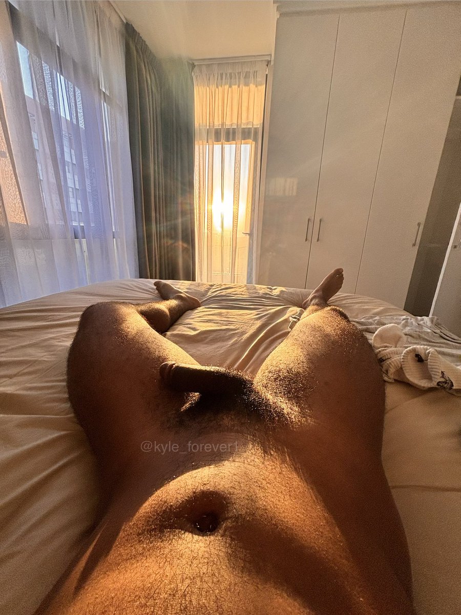 kyle_forever1's tweet photo. That afternoon sun’s kiss got me so horny 🥵 https://t.co/pTsmc56P70