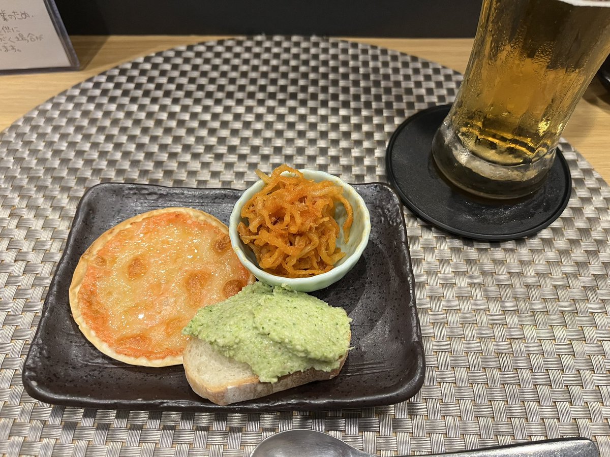 hideyo0111's tweet photo. もう飲んでます https://t.co/A1nYwj21dE