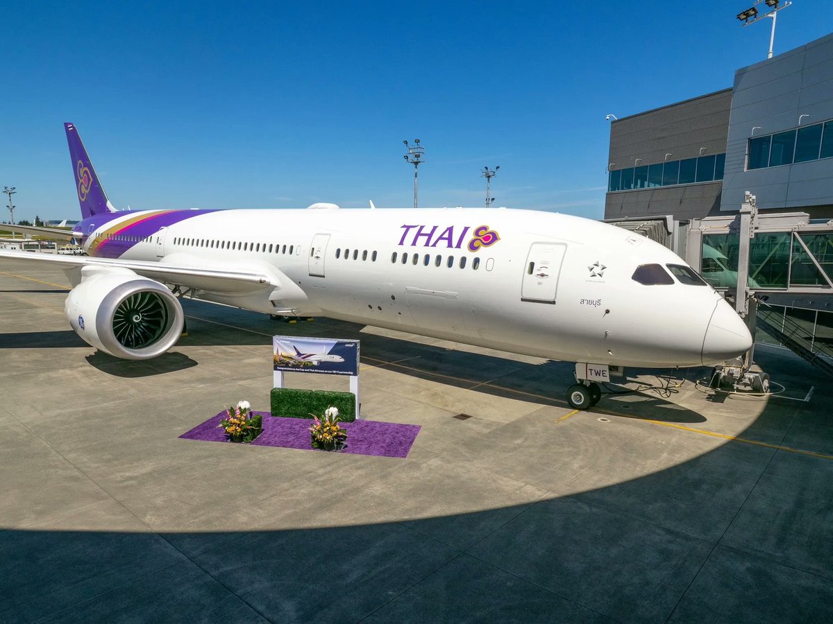 ThaiairI's tweet photo. タイ国際航空の新たなB787-9がスワンナプーム空港に到着しました！ 
ネットワークの拡大や運航効率の向上はもちろん、より快適な空の旅の実現にも貢献してくれる機材です✈️

これからの活躍にもぜひご期待ください✨ https://t.co/z0hd0vCCt4