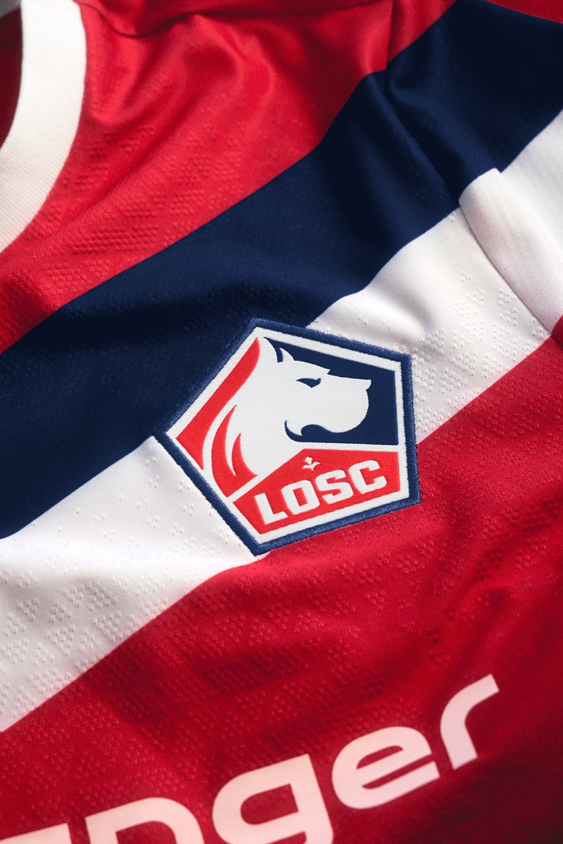 losclive's tweet photo. 𝐋𝐚 𝐭𝐞𝐧𝐮𝐞 𝐝𝐨𝐦𝐢𝐜𝐢𝐥𝐞 𝟐𝟎𝟐𝟔-𝟐𝟎𝟐𝟕 𝐝𝐮 𝐋𝐎𝐒𝐂 🆕

Une expression moderne d’un design emblématique du club 🤩
C’est disponible ici 👉 https://t.co/L6DKPsPVg8

#NBFootball @NBFootball https://t.co/ON9UCCLZui