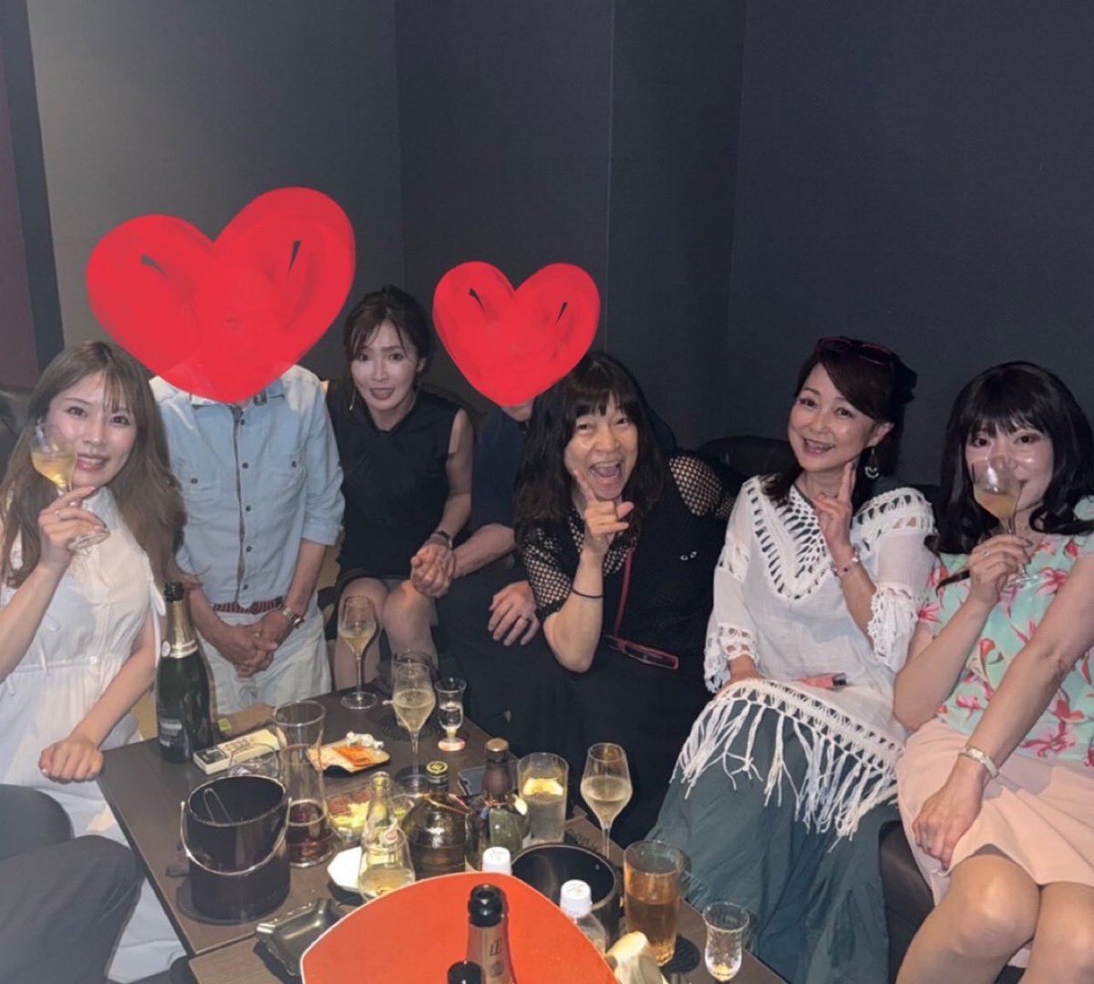 melmo515's tweet photo. 母の遺言で法要は無し。
49日のお墓参りを済ませ
向かった場所は

#ほろ酔い厨房椿屋 

私の同級生が営むお店。

母と最後に外食したのがこのお店

母82歳。若い🥰

バクバク食べて飲んでた母を
思い出しました

8年前のこの日、母にサプライズで
椿屋に登場した私、、経緯忘れた😅けど
母の驚いた顔しっかり覚えてる

椿屋の後、ほんの30分でしたが
美味子のバイト先　楚々にも寄れた！

移動時間、約往復8時間
滞在5時間　強行帰省でしたが

想い出の1日となりました。。

かおりありがと