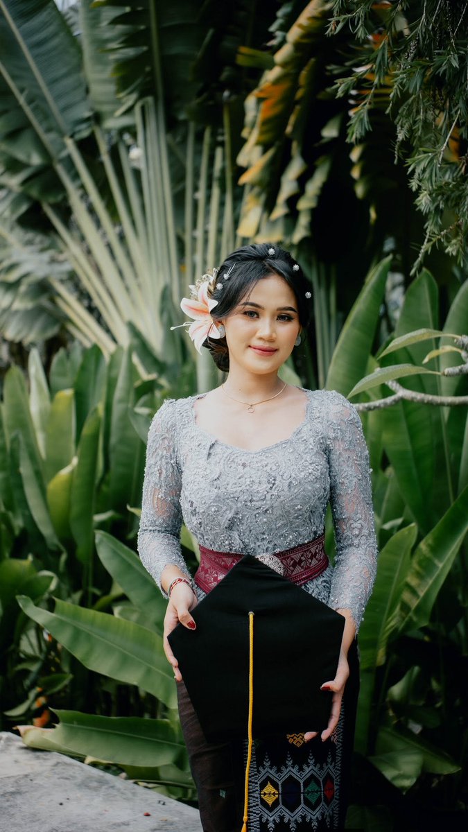 lvvmirah's tweet photo. Graduate day💦💦

#crotdimukak #pejuhinfoto #pejuhinmuka #crot #crotdidalem #skandal #abgsma #abg #ngentotcrot #ngentotmemek #ngentotbrutal #SANGE_AAAAAAAAAA #SANGE_AAAAAAAAAAH https://t.co/DVabjZERbd