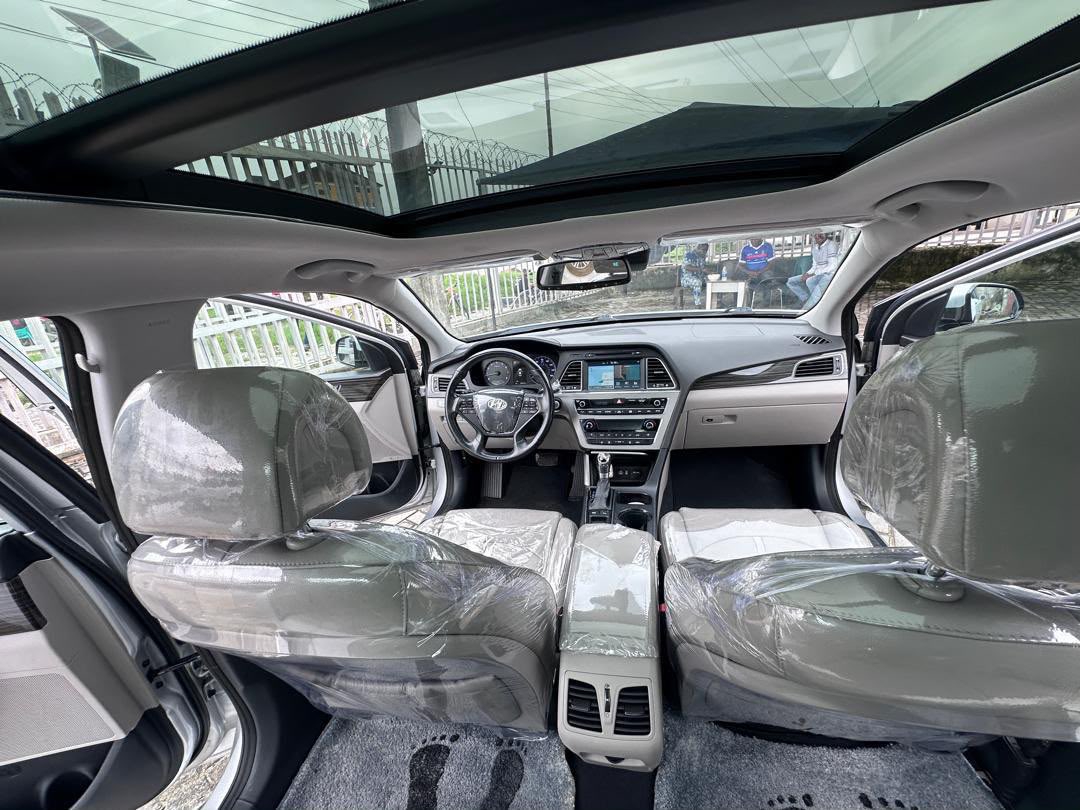 sxdiqcarter_'s tweet photo. 2015 Hyundai sonata 🇺🇸
13.5m https://t.co/m6HVrreAHR