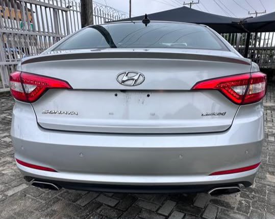 sxdiqcarter_'s tweet photo. 2015 Hyundai sonata 🇺🇸
13.5m https://t.co/m6HVrreAHR