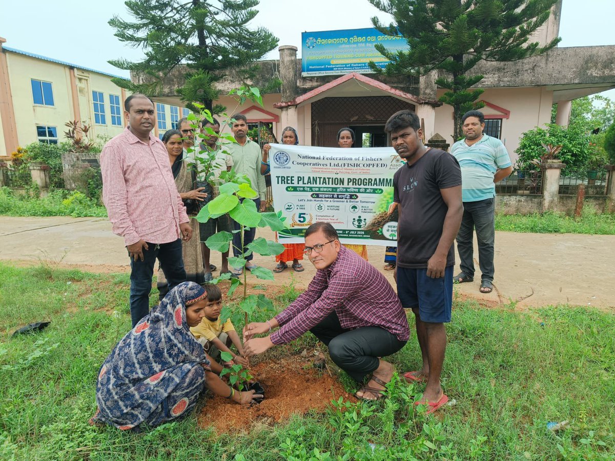 fishcopfedindia's tweet photo. The FISHCOPFED Unit office, Bhubaneswar organized a plantation programme on 03-07-2026 at its Training  cum Awareness Centre at Kausalyaganga, Bhubaneswar on the eve of glorious five year completition of Ministry of Cooperation, Government of India. https://t.co/YTRpJgMT0F