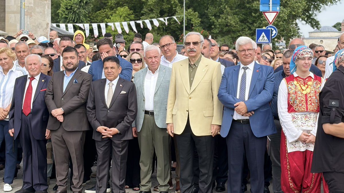 edirnetso's tweet photo. 665. Kırkpınar Yağlı Güreşleri Ağa Karşılama Töreni ve Festival Korteji’ne, Odamız Yönetim Kurulu Başkanı Sezai Irmak katıldı. 

Kentin köklü geleneklerini yaşatan ve asırlardır sürdürülen Kırkpınar Yağlı Güreşleri kapsamında düzenlenen programlarda, kültürel mirasın korunması ve gelecek nesillere aktarılmasının önemi bir kez daha vurgulandı.