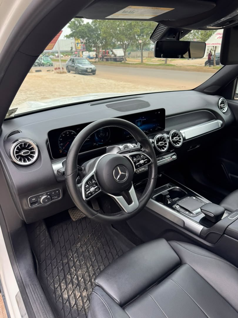 Uncle_Imyyy's tweet photo. 🚘 MERCEDES-BENZ GLB250
Foreign used 
📅2021 Model 
🛣️70k Miles 
✅Original duty ☑️
💰₦ 43m
📍Abuja https://t.co/zvWl16a3ql