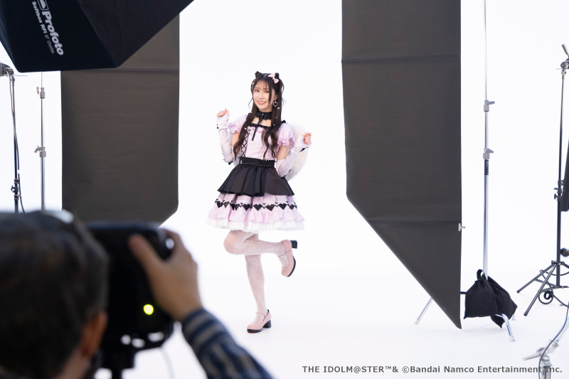 shinyc_official's tweet photo. ✦・・・━━・
  #シャニマスソロライブMSP
公式グッズ事前販売ファイナル
　　　　　　　・━━・・・✦

🚨受注は本日7/12(日)まで🚨

パンフ撮影のオフショットを公開✨

ソロ衣装姿のキャスト28名の撮りおろし写真を掲載📷
豪華なパンフをお見逃しなく🎵

◇特設サイト
https://t.co/kfxoOsCppU https://t.co/vG8oNchS94
