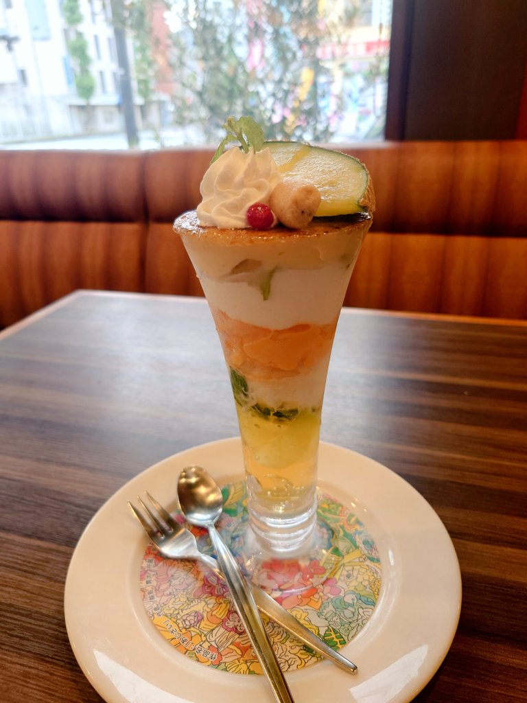 kaoriskhr's tweet photo. 今週は色々大変だったので
自分を労る🍈 https://t.co/jKyHpeXwVk