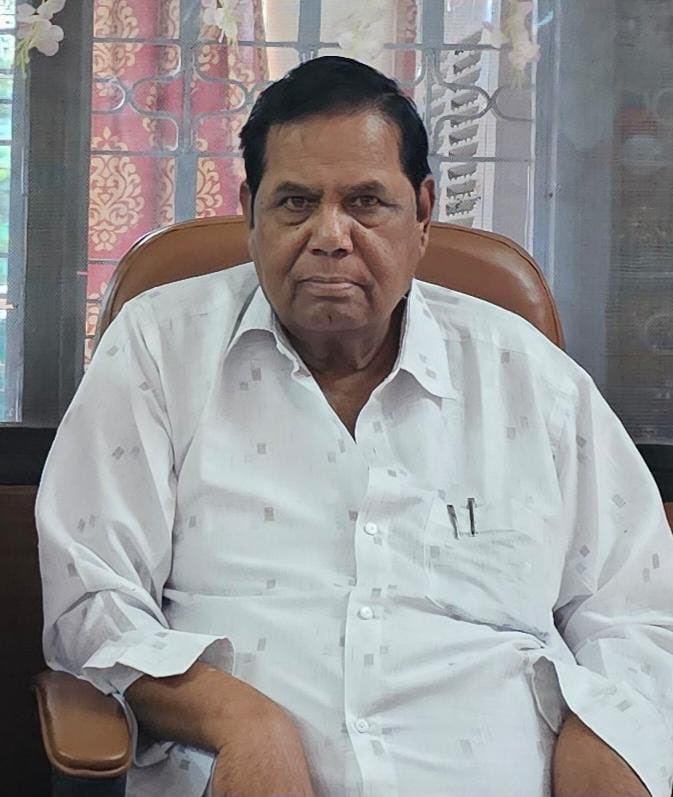 AshokSharmaPnd's tweet photo. हमारे शहर गौरेला के सबसे लोकप्रिय, वरिष्ठतम, अनुभवी एवं सेवाभावी चिकित्सक श्रद्धेय भैया डॉ. सतीश सिंह जी के निधन का दुखद समाचार प्राप्त हुआ।

आपका जाना इस क्षेत्र और हम सभी के लिए एक अपूर्णीय क्षति है।मैं परम पिता परमेश्वर से उनकी आत्मा की शांति की प्रार्थना करता हूं। https://t.co/ZF9mzgYkOR