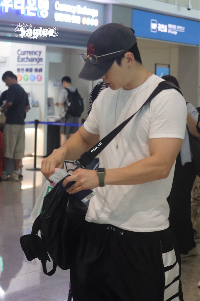 kaylee_hax's tweet photo. 260703 ICN
#iKON #아이콘 #김지원 #BOBBY #바비 #バビ@bobbyranika https://t.co/PVhUiiCy6j