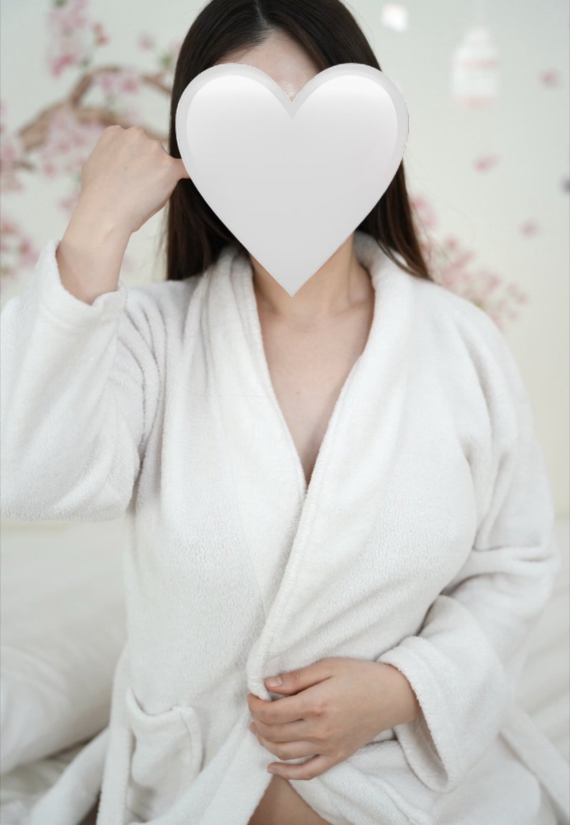 plusone_sae's tweet photo. こんばんは！今週もおつかれさまでした✨
もう7月ですね😳早い、、、
17日（金）11時-13時45分まで小川町スタジオにて個撮追加になりました📸
今のところ平日唯一の開催になります！
会いにきてもらえたら嬉しいです🥰 https://t.co/uMRGoX4h0R