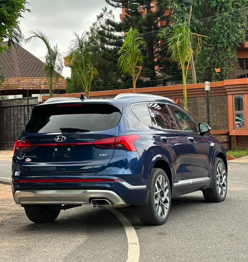 FrankDoe101's tweet photo. 2023 Hyundai Santa Fe Calligraphy 2.5T 🚙🔥

💰 GHS 460,000 | 📍 21,000 miles

▫️2.5L Turbo Engine
▫️Panoramic Sunroof
▫️Leather Interior
▫️Heated & Ventilated Seats
▫️Push Start & Smart Key
▫️Apple CarPlay & Android Auto
Premium comfort, turbo performance, and low mileage — ready for its next owner. 

Hit the DM / WhatsApp 0279070855
#YourCarGuy 🚘🕺🏽
#YourDubaiCarGuy 🇦🇪🇬🇭