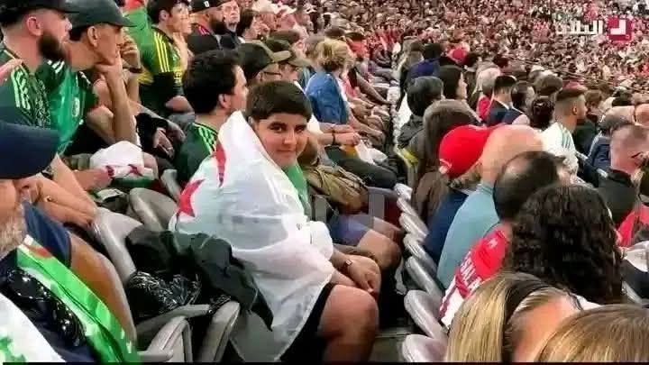 Jkayzerr's tweet photo. @derradjihafid عاجل ❌
بعد مشاهدته لأداء المنتخب الجزائري الضعيف ، الكفل وسيم يقرر العودة لمشاهدة المتخب المغربي و لا مشكل له في التعرض لإعتداء اخر. https://t.co/qfOveTdju2
