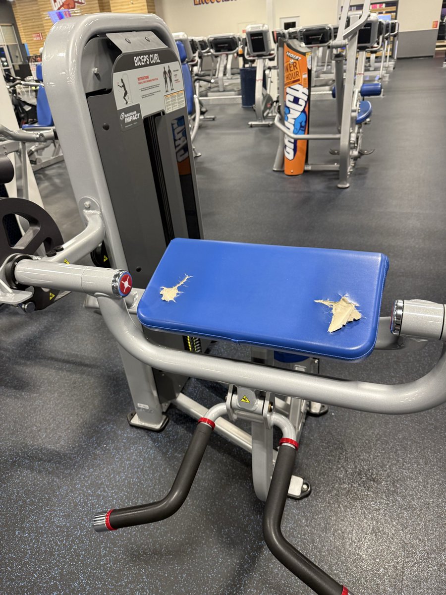 greencountry33's tweet photo. @CrunchGym c’mon, be better than this.
Raising prices annually. Take care of the equipment. Broken Arrow, OK. https://t.co/U9ynGqS8Lt