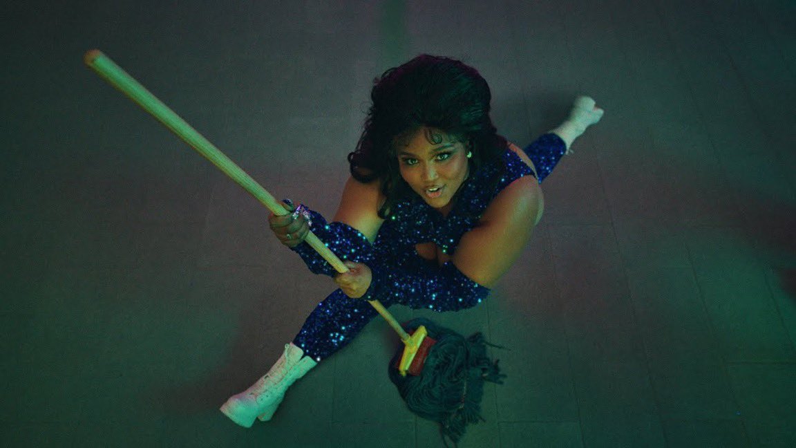 Levoremag's tweet photo. “About Damn Time” by Lizzo has officially surpassed 1 billion streams on Spotify.
It becomes her second song to reach the milestone.
#Lizzo #AboutDamnTime #Spotify https://t.co/Brdx1L04yZ