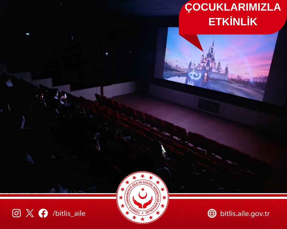 bitlis_aile's tweet photo. 🌞 Yaz Tatili, Mutlu Anılarla Başladı

Yoğun geçen eğitim-öğretim yılının ardından, koruma ve bakım altındaki 7-12 yaş grubundaki çocuklarımız için Tatvan ilçemizde keyif dolu bir yaz tatili etkinliği düzenledik.

Sinema ve pizza etkinliğinin ardından Tatvan sahilinde bisiklet süren çocuklarımız, güneşli havanın ve yaz tatilinin tadını doyasıya çıkardı.

Birlikte eğlenmenin, keşfetmenin ve unutulmaz anılar biriktirmenin mutluluğunu yaşayan çocuklarımızın sosyal, duygusal ve kültürel gelişimlerini destekleyen etkinliklerimiz yaz boyunca devam edecek.

Çocuklarımızın yüzündeki tebessüm, en güzel motivasyonumuz olmaya devam ediyor. 💙
@tcailesosyal @BitlisValiligi @LemanYenigunAk @ASHB_COCUK