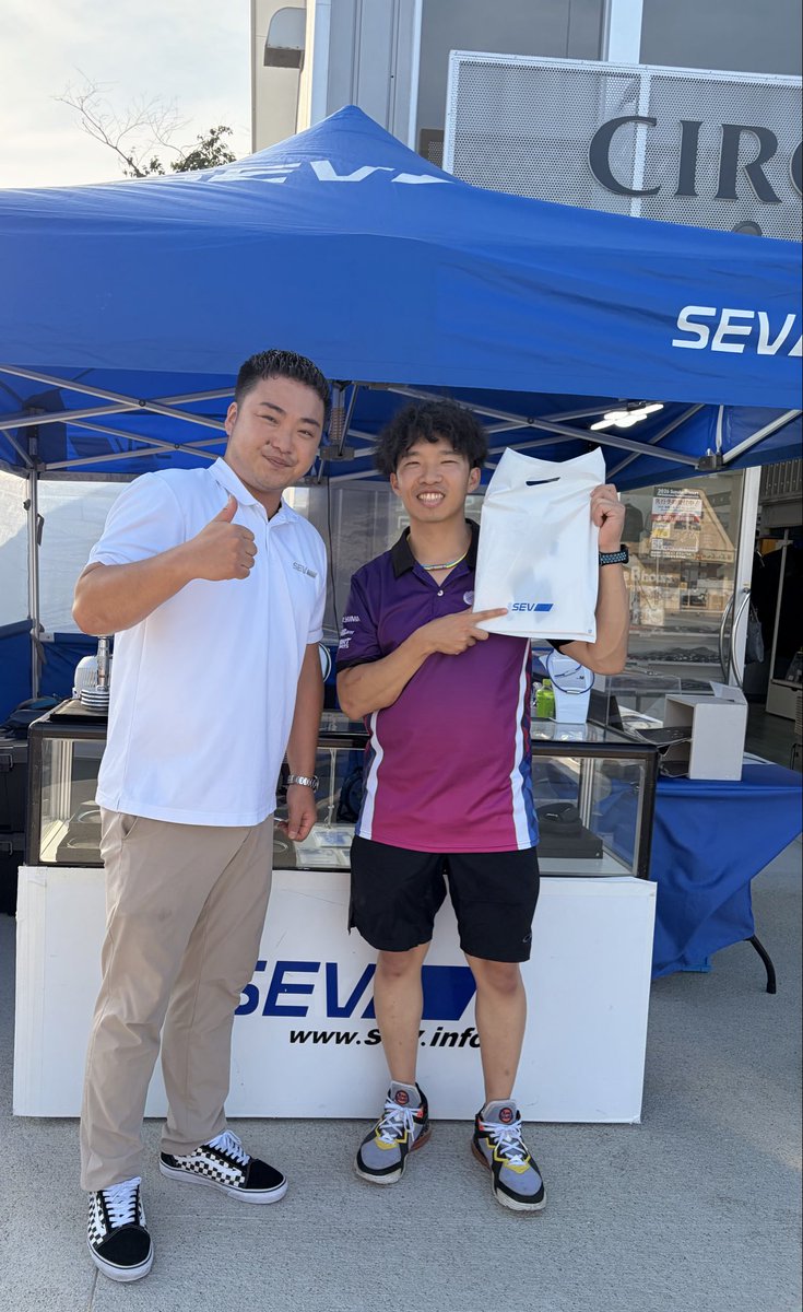 SEV35520360's tweet photo. NCXX Racing with RIDERS CLUB
伊達悠太選手
ライド後にありがとうございました🙇
明日、明後日の走行頑張ってください🏍️👊
#鈴鹿8耐
#SUZUKA
#鈴鹿サーキット
#8耐
#伊達悠太　選手
#NCXXRacingwithRIDERSCLUB
#YU__TA__64 https://t.co/9w5izRJD4Q