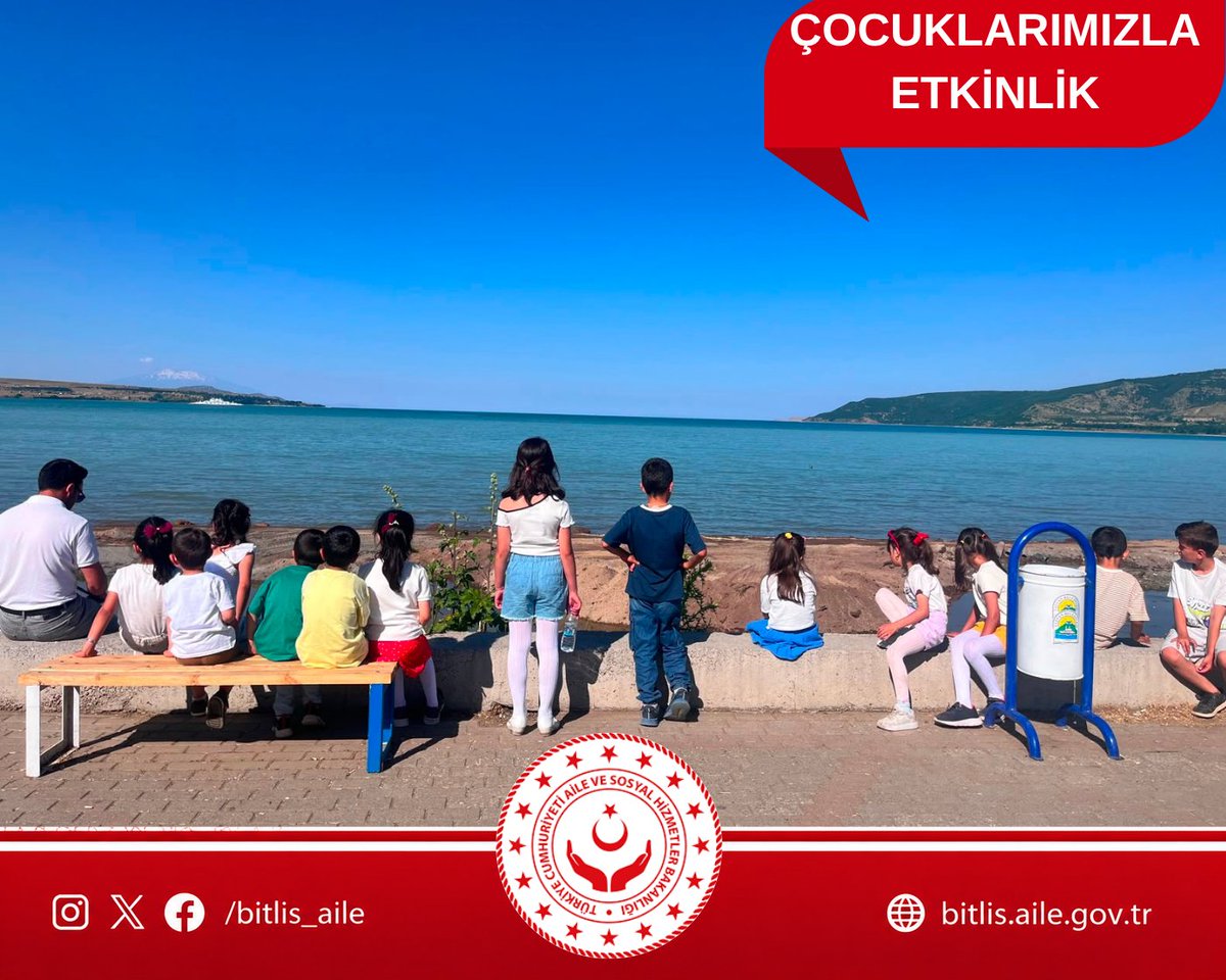 bitlis_aile's tweet photo. 🌞 Yaz Tatili, Mutlu Anılarla Başladı

Yoğun geçen eğitim-öğretim yılının ardından, koruma ve bakım altındaki 7-12 yaş grubundaki çocuklarımız için Tatvan ilçemizde keyif dolu bir yaz tatili etkinliği düzenledik.

Sinema ve pizza etkinliğinin ardından Tatvan sahilinde bisiklet süren çocuklarımız, güneşli havanın ve yaz tatilinin tadını doyasıya çıkardı.

Birlikte eğlenmenin, keşfetmenin ve unutulmaz anılar biriktirmenin mutluluğunu yaşayan çocuklarımızın sosyal, duygusal ve kültürel gelişimlerini destekleyen etkinliklerimiz yaz boyunca devam edecek.

Çocuklarımızın yüzündeki tebessüm, en güzel motivasyonumuz olmaya devam ediyor. 💙
@tcailesosyal @BitlisValiligi @LemanYenigunAk @ASHB_COCUK