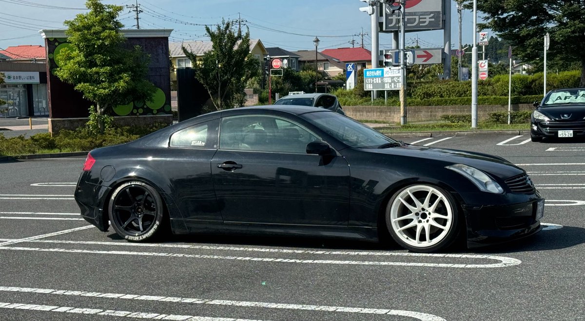 _vq35de's tweet photo. 19歳で大学生の時どノーマル買って、
壊れたけど色々直して
色も替えてここまで来れたので
良いと思います https://t.co/bvEqm57sBR
