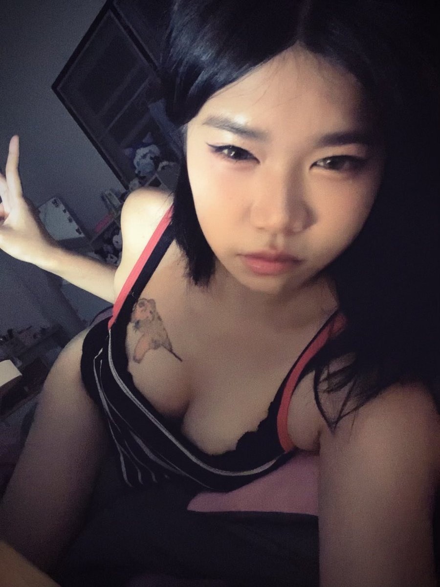 BB10____B's tweet photo. ลงแม่งทุกแอพเลย https://t.co/vx8ZmxHvD7