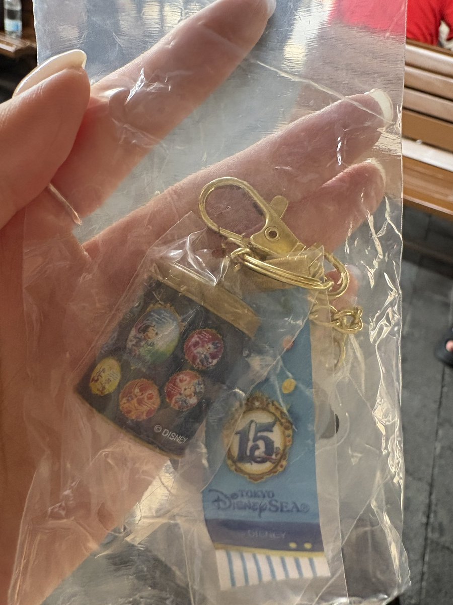 fulmen_05's tweet photo. 【交換】25周年 カプセルト���

譲 15周年

求 20周年

本日ディズニーシーにおります。
お心当たりある方お声かけお願いします。 https://t.co/udESzynrcI