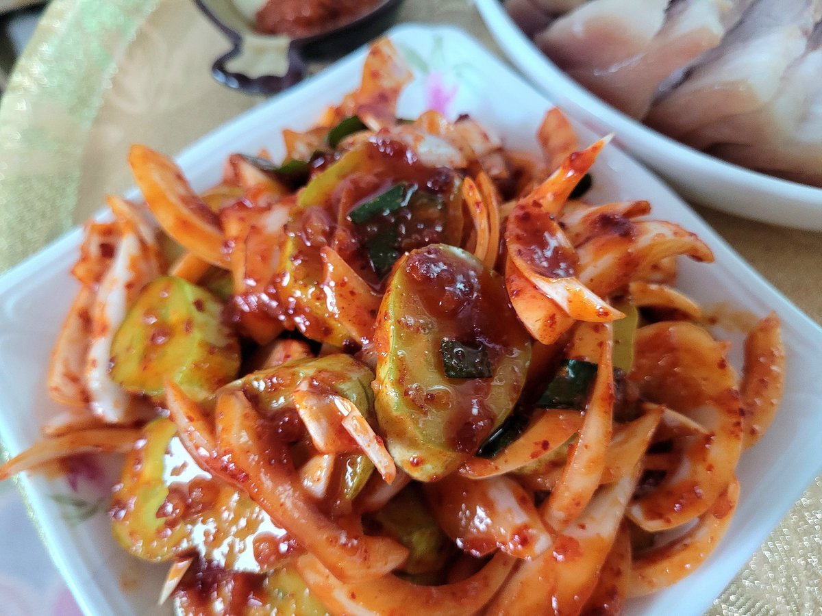 kxiff238's tweet photo. 아빠 엄마 저녁은
#수육과 #오이무침 된장찌개^^
와.. 날이 더워요^^;;
일하시느라 땀 흘리신 
부모님 기력보충 위해 수육 준비 해보았어요 https://t.co/B0U6BUs3gM