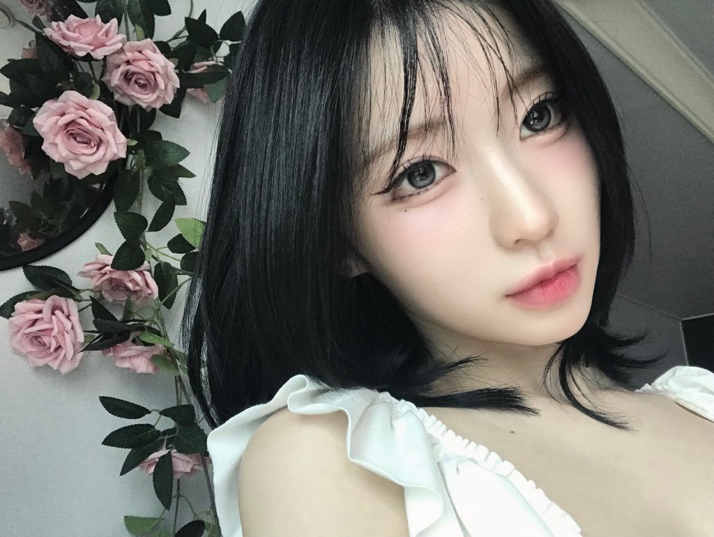 BaemonUpdatesES's tweet photo. Asa WEVERSE update π #babymonster #Baemon #Asa #AsaBaemon #asababymonster #asabaemon #EnamiAsa #μμ¬ #λ² μ΄λΉλͺ¬μ€ν° https://t.co/DbEZXiVUrM