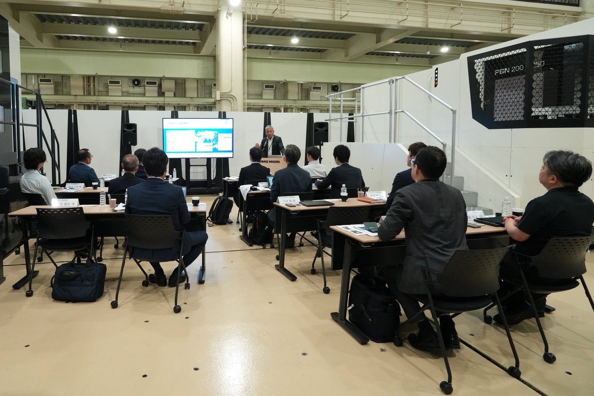 dmgmoripb's tweet photo. 6月26日にPBテクノロジーデイを開催しました。
今回はフックスジャパン様より水溶性切削油剤の管理について、ワルタージャパン様より横中ぐりマシニングセンタの性能を最大限発揮する製品をご紹介頂きました。
デモ加工ではワルタージャパン様のポーキュパインカッタで鋳物の荒加工を実施致しました。 https://t.co/jnVZnslzmj