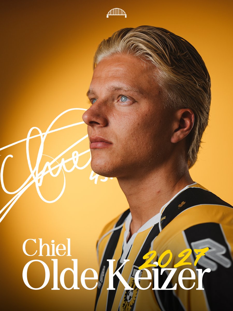 MijnVitesse's tweet photo. Doorzettingsvermogen wordt beloond. Chiel Olde Keizer tekent contract tot medio 2027 ✍️💛🖤

🔗: https://t.co/pbiLOd3YI3 https://t.co/s0wtaUeCEN