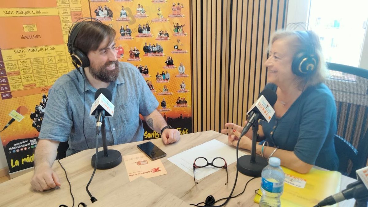 CAL_cat's tweet photo. Demà a les 12 h, a @sants3radio, podreu escoltar l'entrevista a en Víctor Alarcón, nascut a Veneçuela. 

🔹Ens parlarà sobre explicar l'exili familiar a través de la poesia i guanyar la beca Montserrat Roig, tota una oportunitat!

Us hi esperem 😉

@secretariat_shb https://t.co/lkSqGRLEvO