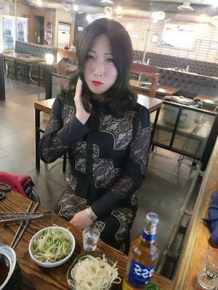hyeoni640492's tweet photo. 시간이 참 빠르네요
벌써 금요일😲
혜란, 민지 ,담비 오늘 셋이 있습니다❤️
놀러들 오세요😊
#허니허니 https://t.co/2nPGTlvnMy