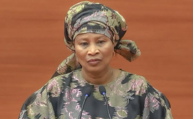 sai_monde's tweet photo. #Sénégal: Aïssata Tall Sall sur la révision de la Constitution : « L’objectif qui est poursuivi, est de mettre le président de la République sous contrôle. Nous n’acceptons pas cette révision. » https://t.co/jJHK80lWOK
