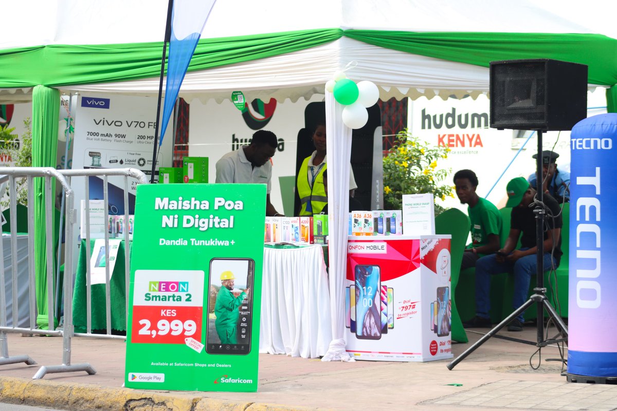 MoRadioKE's tweet photo. Maisha Poa Ni Digital.

Tuko hapa Huduma Centre kwenye Safaricom End Month Terminal Bonanza.🤗Tuna Upgrade kutoka 2G hadi 4G💪

Ukisha Upgrade unapata 1GB Free for 24hrs plus 5.5GB mwezi mzima just for stepping into the digital world.

Unasubiri nini? https://t.co/awi5SM8Ax9