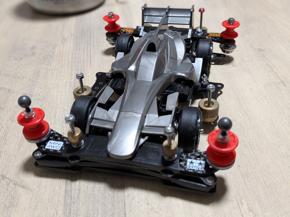 tommy_mini4's tweet photo. ボディをマットブラック塗装
あとはステッカー貼ればストッククラスMEは取り敢えず完成 https://t.co/jrWg6twY88