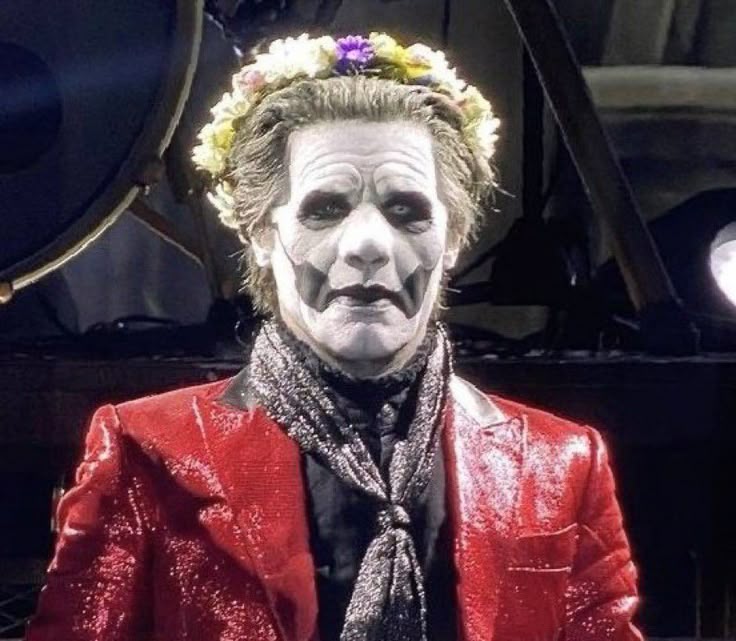 Lyingsulfur's tweet photo. thinking about his flower crown again copia you are so beautiful https://t.co/qTLNO6NWUy