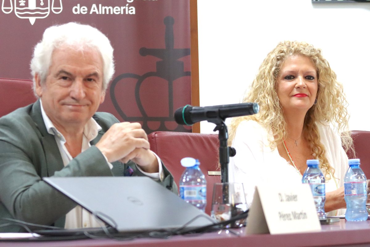 AeafaAbogados's tweet photo. 🔴Pregunta Javier Pérez Martín: ¿Qué pasa cuando se extingue el derecho de uso de la vivienda tras un divorcio, pero uno de los excónyuges se niega a marcharse? 
🟢Responde @Lola_Azaustre: Se puede pedir una indemnización por la continuación en el uso exclusivo del inmueble pero.... Para que fructifique, el Supremo exige antes un requerimiento reclamando el disfrute del inmueble por turnos.
Jornadas @AlmeriaAbogados & AEAFA