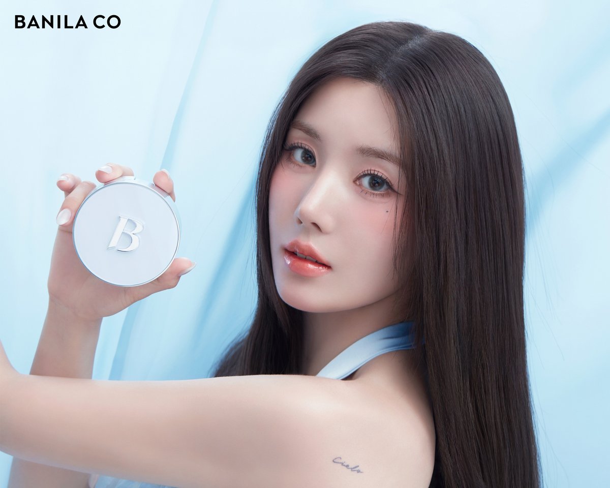 banilaco_kr's tweet photo. 🗣️은비님! 천국에서는 자발적으로 내려오신 건가요?​
             ㄴ 네 ! 제 깃털보다 가벼운 
                   에어 쿠션을 소개해 주고 싶어서요🪽​
​
얇고 가벼운 초경량 커버 — ♥︎​
​
은비가 선택한 화이트 쿠션 에어를​
올리브영 여름 한정 특가로 만나보세요 !

#바닐라코 #화이트쿠션에어​
#권은비 #KWONEUNBI