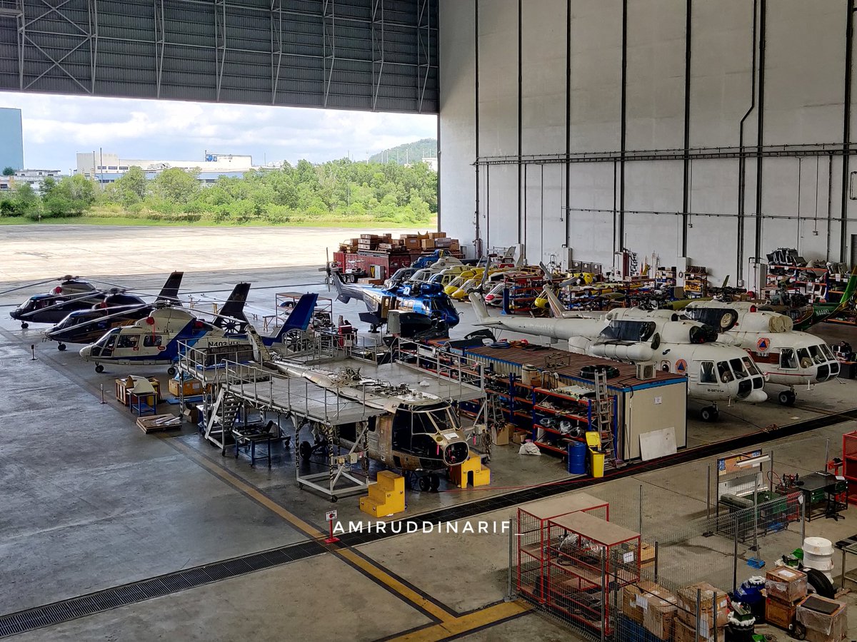 amiruddinarif_'s tweet photo. TGIF, MRO activity semua slows down selepas solat jumaat. How many ac can you spot 🚁 https://t.co/KWBFZmo8uo