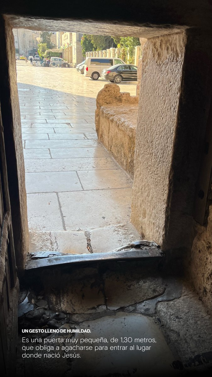 saxum_es's tweet photo. ¿Sabes por qué la entrada principal a la Basílica de la Natividad en Belén se llama "Puerta de la Humildad"? ✨

Es un gesto lleno de humildad que reside en este lugar tan significativo 🤍.

#Saxum #TierraSanta https://t.co/Fb6Fc8tOx5