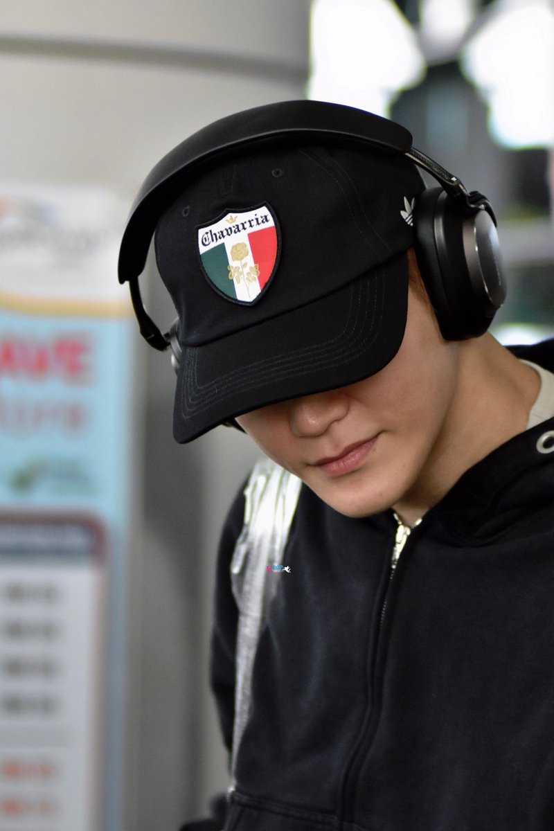 MyKpopHuntress's tweet photo. Welcome back to Malaysia Taeyongieeee~ btw happy belated bday 🥳🎂 

260703 TAEYONG 🛬🇲🇾

#TY #TYinKL #TYinMY #TAEYONGinKL #LEETAEYONG #NCT #NCT127 https://t.co/OdgibrH1EU