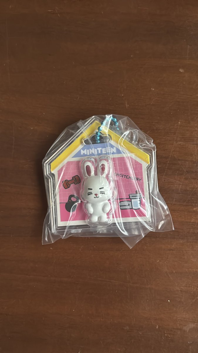 17_sevenw's tweet photo. パッケージチャーム&amp;グミ seventeen セブチMINITEENミニティーン 交換

【譲】エスクプス

【求】ホシ

郵送にて交換希望です
お気軽にお声掛けください🙇‍♀️ https://t.co/r4QBqFGyA6